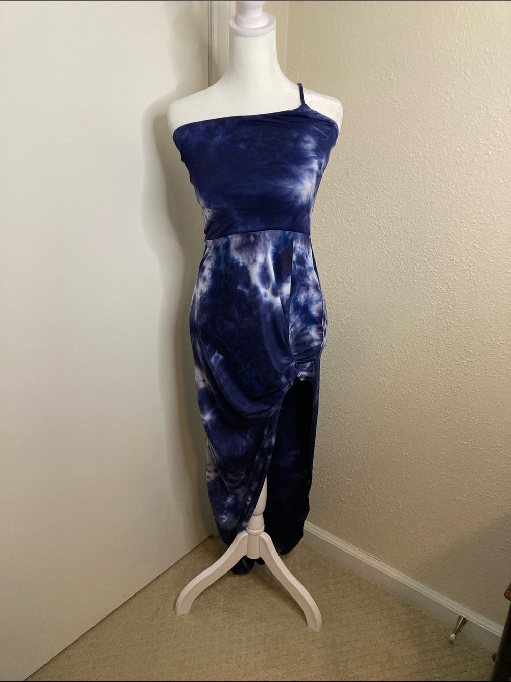One-Shoulder Ruched Slit Tie-Dye Maxi Dress in Navy and White Unknown Brand